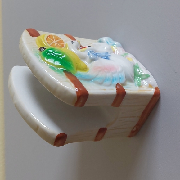 Vintage Salt And Pepper Set - Picture 4 of 8